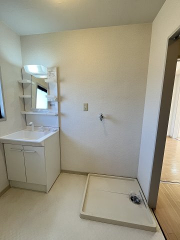 ヴィ・ラフィネ旗ヶ崎2号館の洗面所