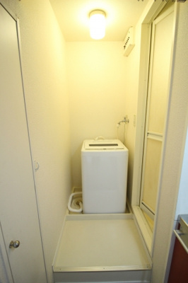 【洗面所】 | レオパレスクオーレ | 脱衣所・洗濯機・カーテンレール有り