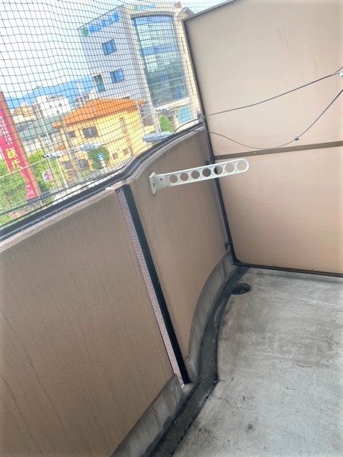 サンドリームのバルコニー|メイン道路沿いの為二重扉になってます。