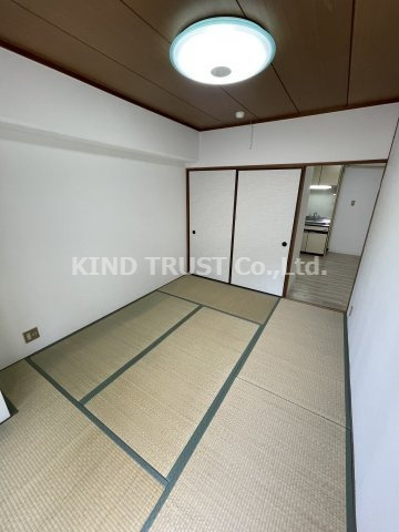 ロイヤルハイツ扇町Ⅱの和室|和室がひろがる居住スペース