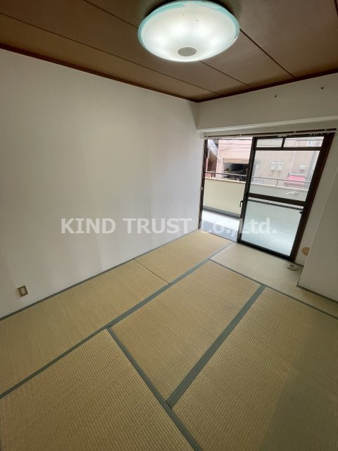 ロイヤルハイツ扇町Ⅱの和室|和室です