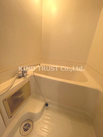 ロイヤルハイツ扇町Ⅱの浴室|ゆったり過ごせるお風呂です