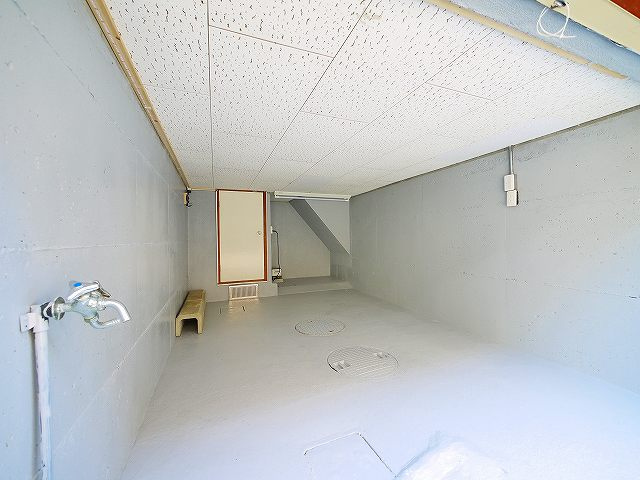 西本戸建（東九条）の駐車場|車をお持ちの方に嬉しい駐車場付きの物件です