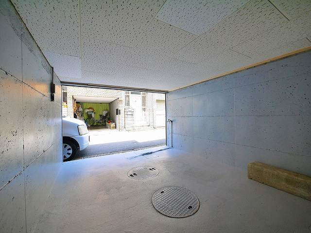 西本戸建（東九条）の駐車場|駐車場完備です