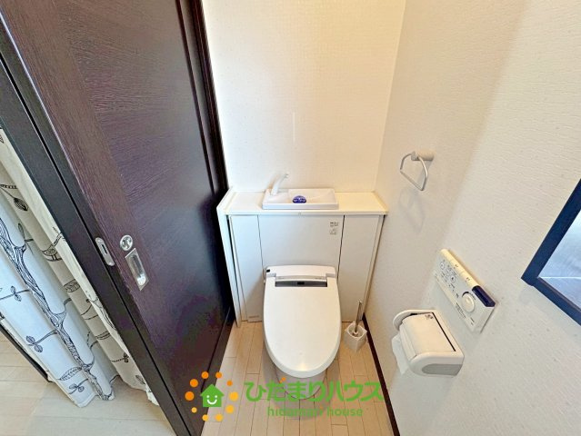 加須市上三俣　中古一戸建てのトイレ