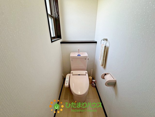 加須市上三俣　中古一戸建てのトイレ