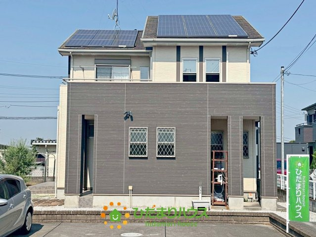 加須市上三俣　中古一戸建ての外観|太陽光パネル付きで、エコ＆安全なオール電化住宅です。