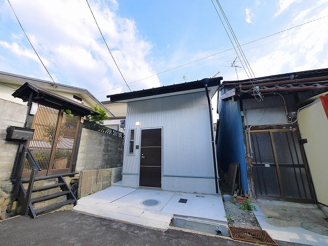 山岡貸家の外観