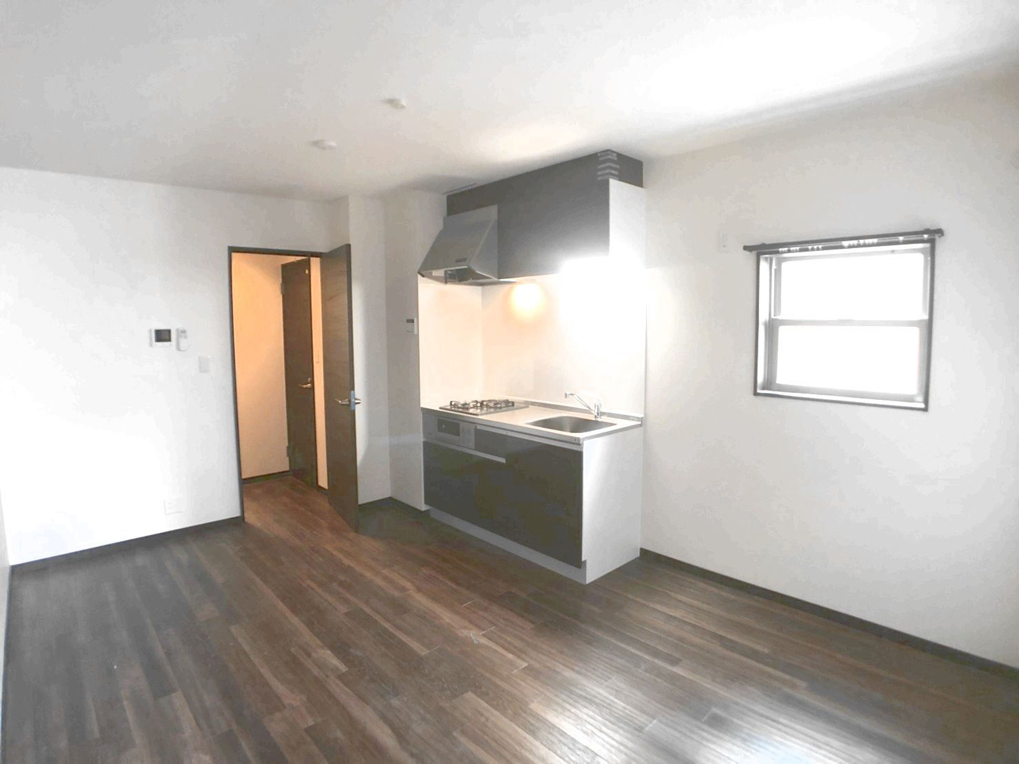 ラージヒル長瀬WESTの居間・リビング