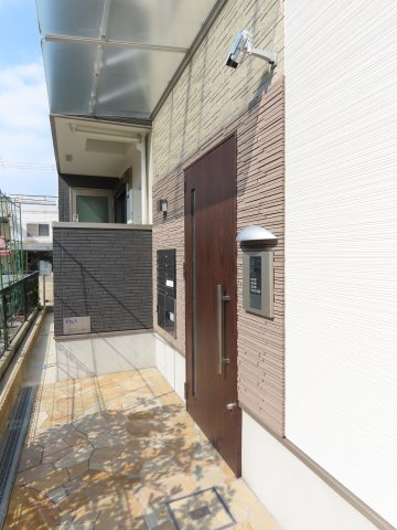 フジパレス塚本駅西Ⅰ番館のエントランス