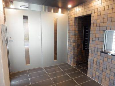DAIWA　RESIDENCE　KYOTO（ダイワレジデンス京都）のエントランス|オートロック