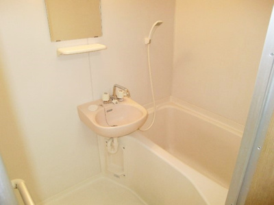 【浴室】 | アメニティハイツ京塚 | 退去前のため現況を優先します