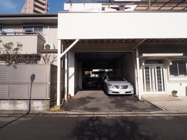 岩渕27-17駐車場