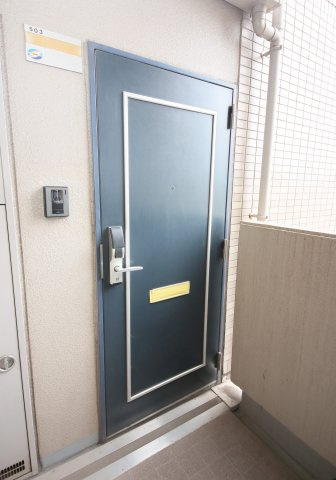 カーサJINの玄関