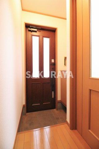 パーフェクトハウス堀込の玄関|2021年撮影。現況と異なる場合がございます。