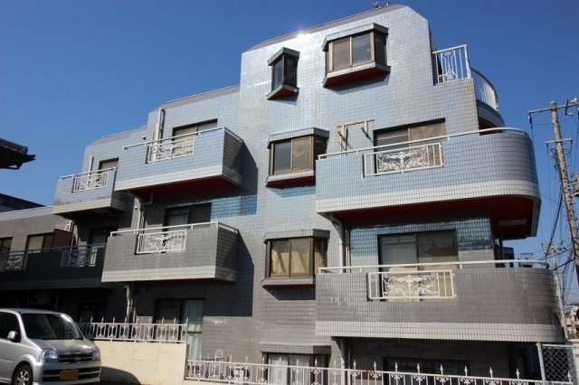 シテ・ラピーヌ幕張本郷の外観