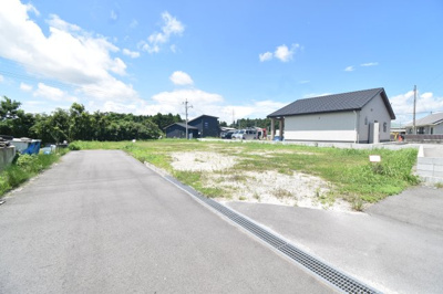 【前面道路含む現地写真】 | 肝付町富山　分譲地Ｅ