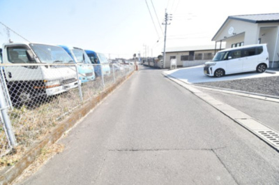 【前面道路含む現地写真】 | 肝付町富山　分譲地Ｅ