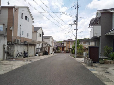 【前面道路含む現地写真】 | 京田辺市薪山垣外　中古戸建