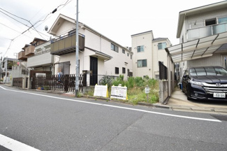 【前面道路含む現地写真】 | 現地見学や資料請求などお気軽にお問合わせ下さい。
周辺環境とあわせて現地ご案内致します。