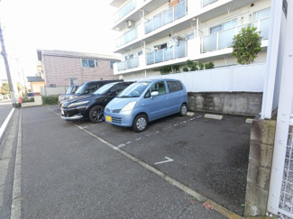 【駐車場】 | 平置き駐車場です。