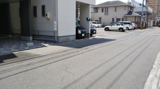 【前面道路含む現地写真】