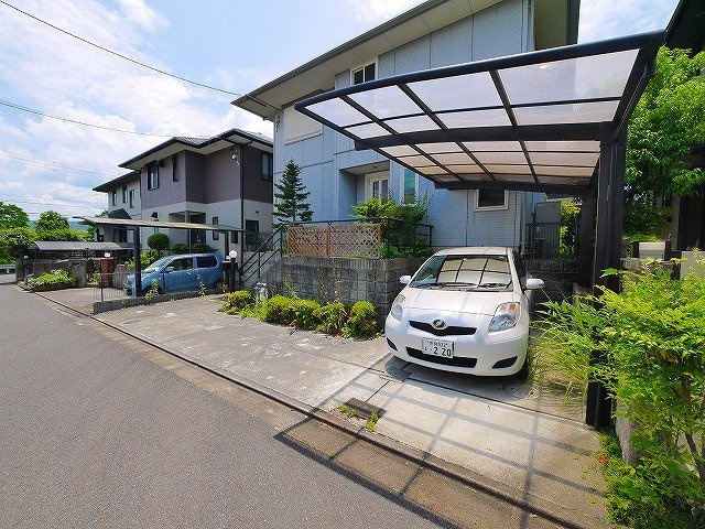 州見台5丁目一戸建ての駐車場