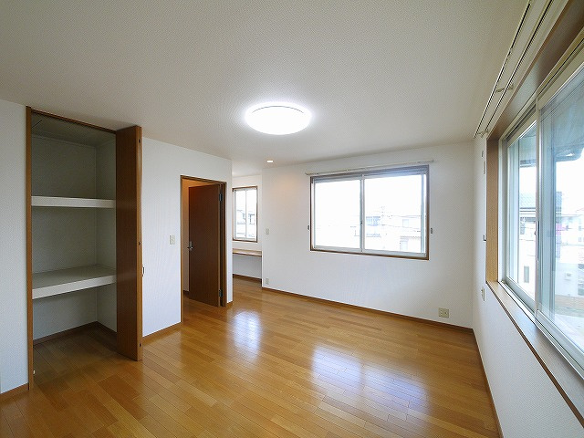 州見台5丁目一戸建ての洋室