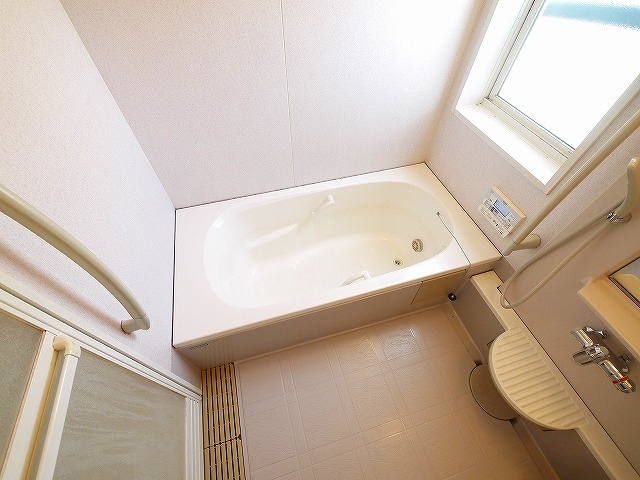 州見台5丁目一戸建ての浴室