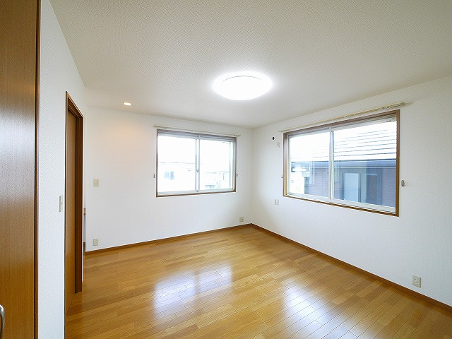 州見台5丁目一戸建ての洋室