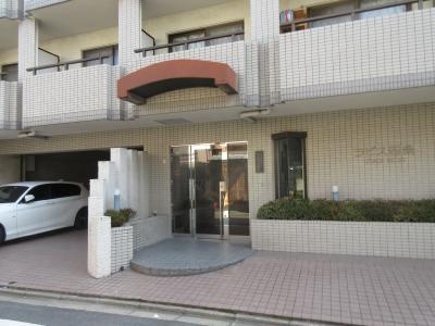 ラピス四条のエントランス