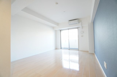 【居間・リビング】 | アーバンシャトー千葉 | ※同物件・同タイプの写真です。