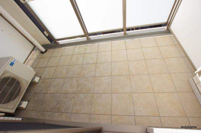 アローフィールズ弐番館　仲介手数料無料のバルコニー