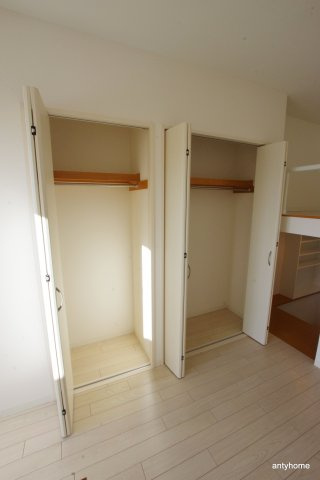 アローフィールズ弐番館　仲介手数料無料の収納