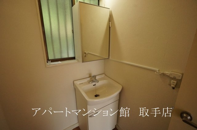 双葉１丁目戸建（Ｓ邸）の洗面所