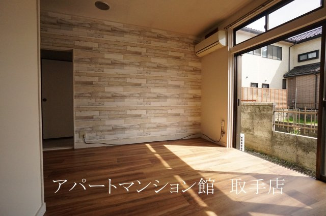 双葉１丁目戸建（Ｓ邸）の居間・リビング