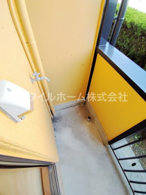 【洗面所】 | カブリオレ | 洗濯機置き場です。