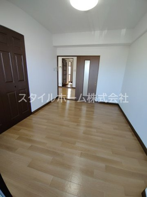 【寝室】 | サンミレイ | 落ち着いた色調の寝室です