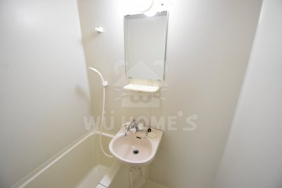 【洗面所】 | プレミアム福島 | ゆったりとスペースのある洗面所