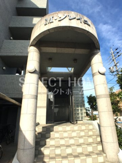 【エントランス】 | 落ち着いたエントランスです