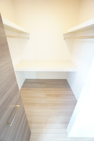 【収納】 | Ｇｒａｎｄ　Ｃａｌｉｃｅ　（グランカリス） | ※同物件、同タイプ、間取り反転のお部屋です
