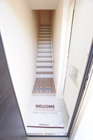 【玄関】 | Ｇｒａｎｄ　Ｃａｌｉｃｅ　（グランカリス） | ※同物件、同タイプ、間取り反転のお部屋です