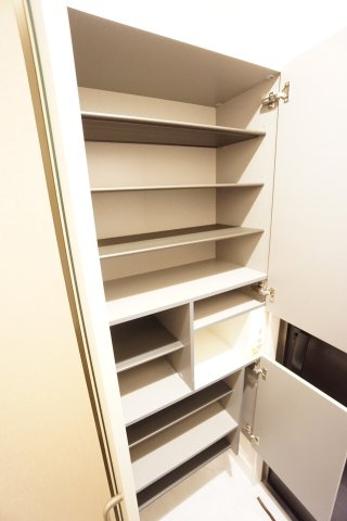 【収納】 | Ｇｒａｎｄ　Ｃａｌｉｃｅ　（グランカリス） | ※同物件、同タイプ、間取り反転のお部屋です
