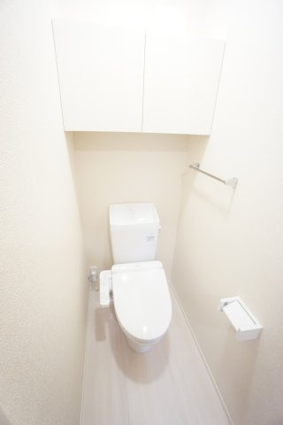 【トイレ】 | Ｇｒａｎｄ　Ｃａｌｉｃｅ　（グランカリス） | ※同物件、同タイプ、間取り反転のお部屋です