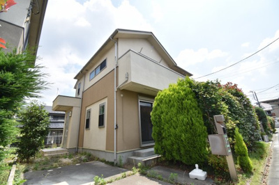 【外観】 | 西東京市芝久保町五丁目　中古戸建 | 周辺環境に溶け込み、それでいて個性豊かなデザインは住まう人に優越感をもたらしてくれます。
