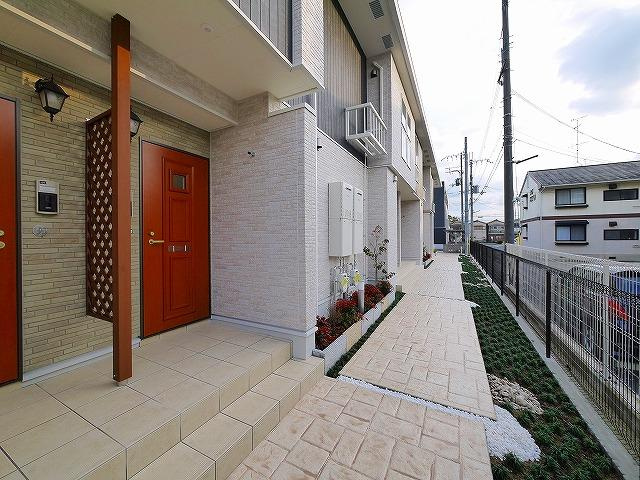 ルナのその他共用部分|広い共用エントランスは出入りしやすいです