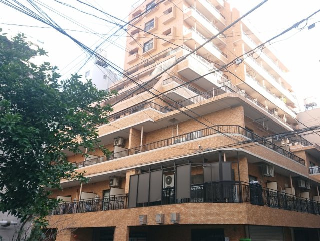 ダイアパレス新宿一丁目の外観