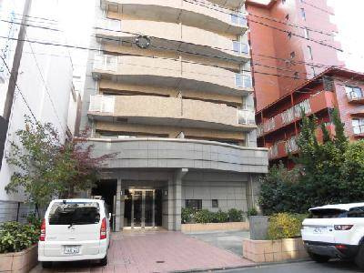 綾小路パレスの駐車場