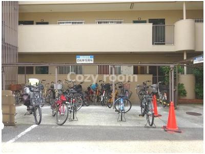 【その他共用部分】 | ニューライフ江坂 | 自転車置き場