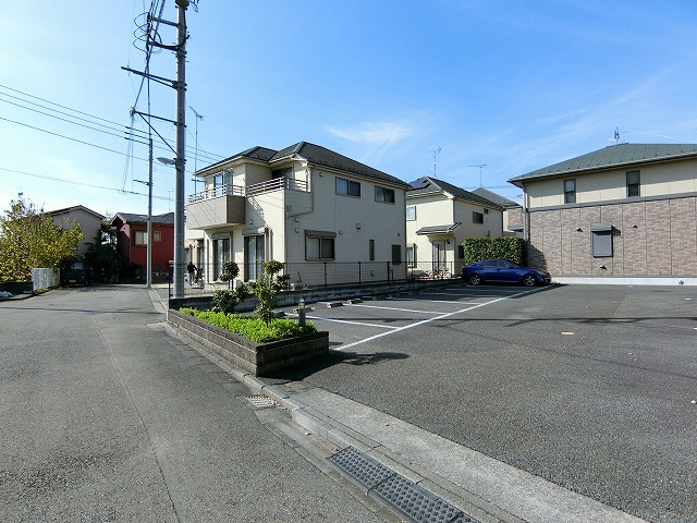 グレースヒル Bの駐車場
